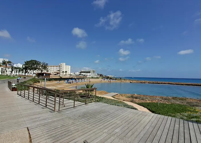 Dream Beach House Steps From The Sea & Free Parking